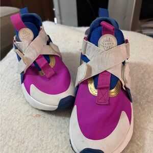 Kids: LeBron 11 “What The” (Youth / GS)